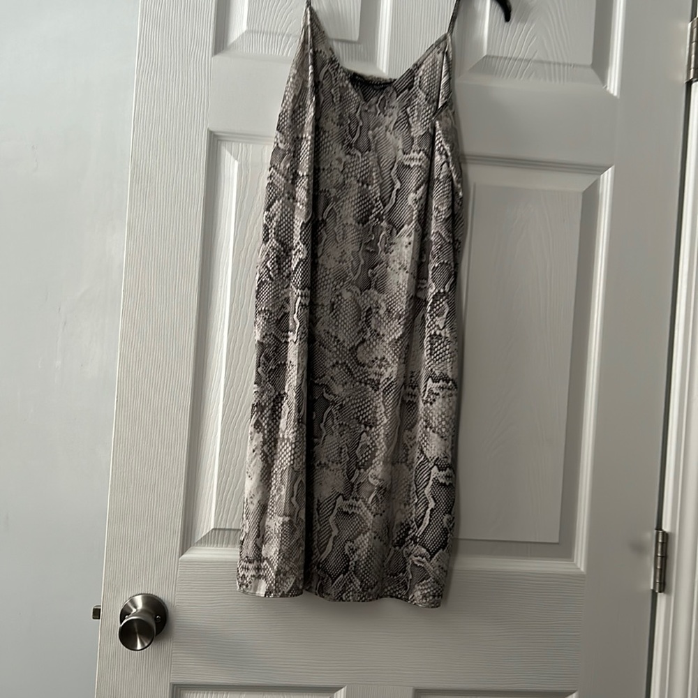 Gray snake  skin Whitehouse black market mini dress